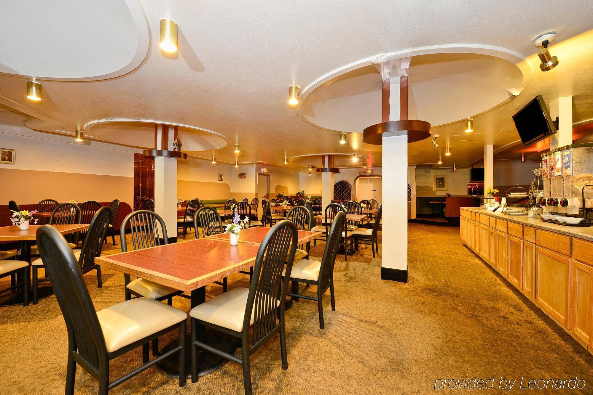 Howard Johnson By Wyndham Saint Joseph Benton Harbor Restaurant foto